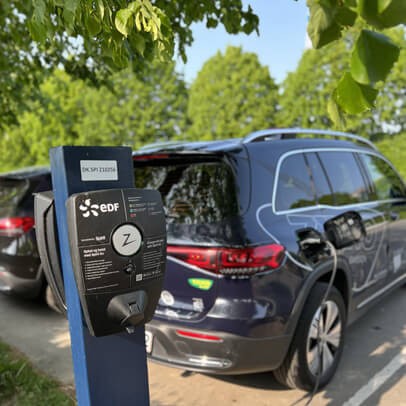 Borne EDF de recharge de véhicules électriques