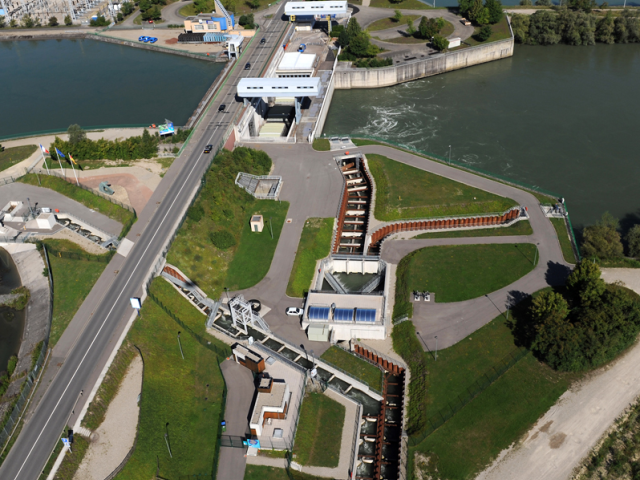 Usine et barrage hydroélectriques de Gambsheim